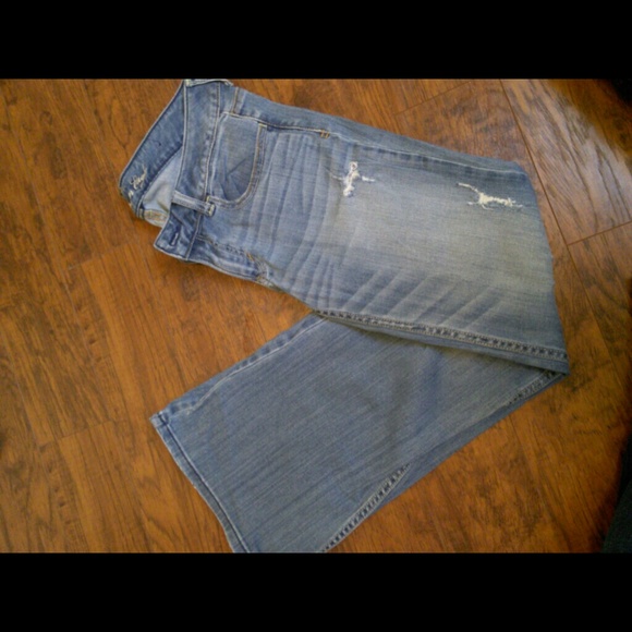 American eagle jeans.