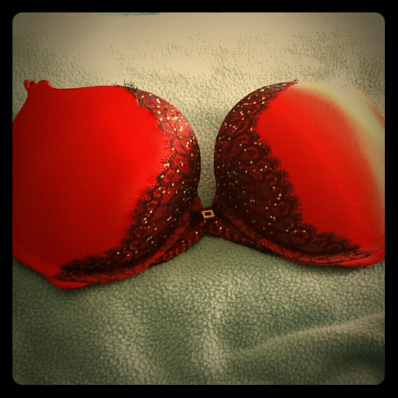 Miraculous plunge Victoria's Secret 34 D red bra