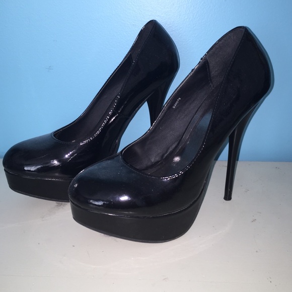 Black patent leather pumps!