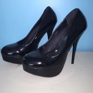 Black patent leather pumps!
