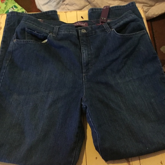 Ultra stretch size 18 Gloria Vanderbilt Jeans - Picture 3 of 4