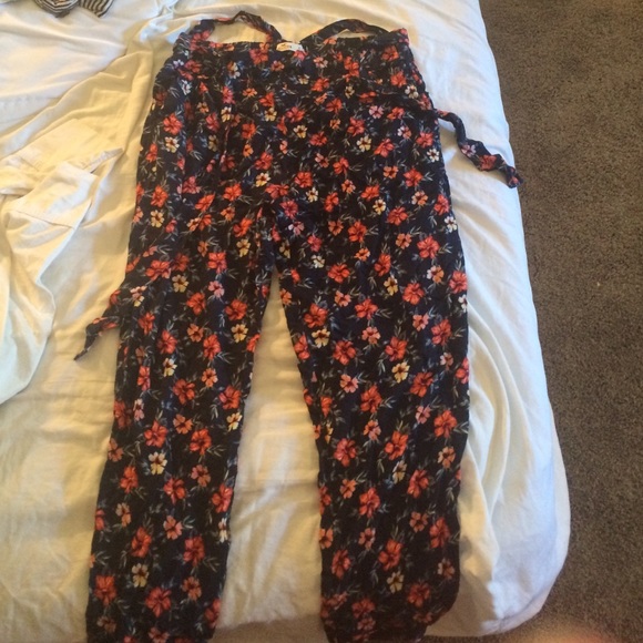 Floral baggy pants