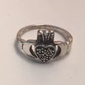 Sterling silver marcasite claddagh ring Irish 6