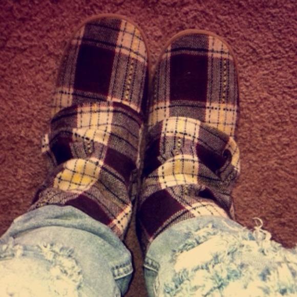 Plaid blowfish booties👟