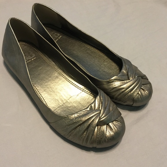 💫 Cute silver metallic flats