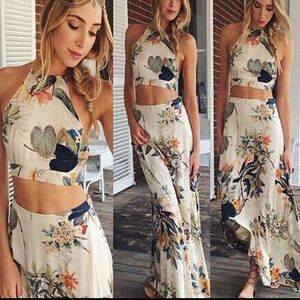 Tropical cross strap crop top NWOT