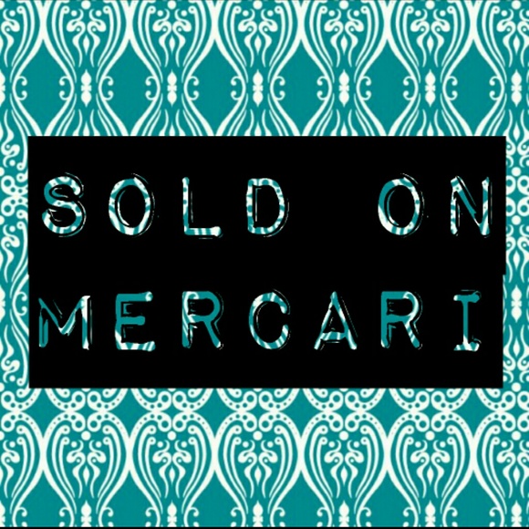 *SOLD* Gray / cream lace casual top