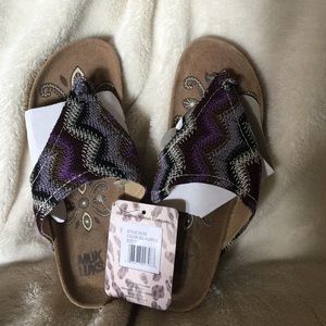 Mukluks Purple Crochet  Boho Wedge sandals. NWT.