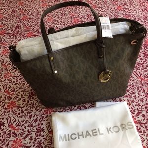 Michael Kors Jet Set Reversible Tote Large