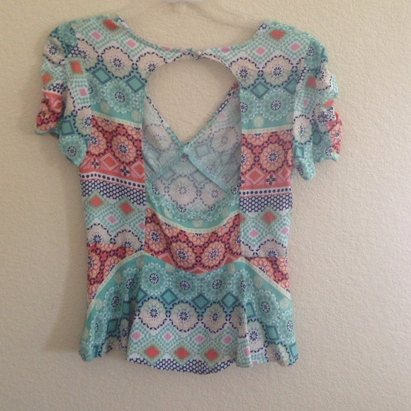 NWOT "Bellatrix" floral top - Picture 2 of 2