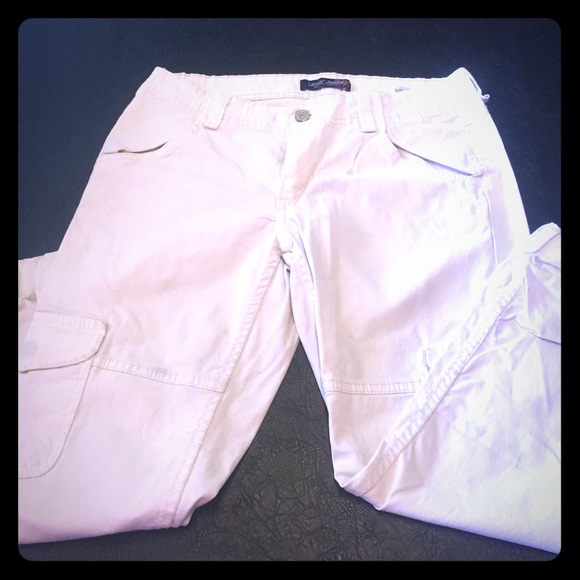 Capris Levi's white pants