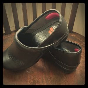 black leather Dansko clogs