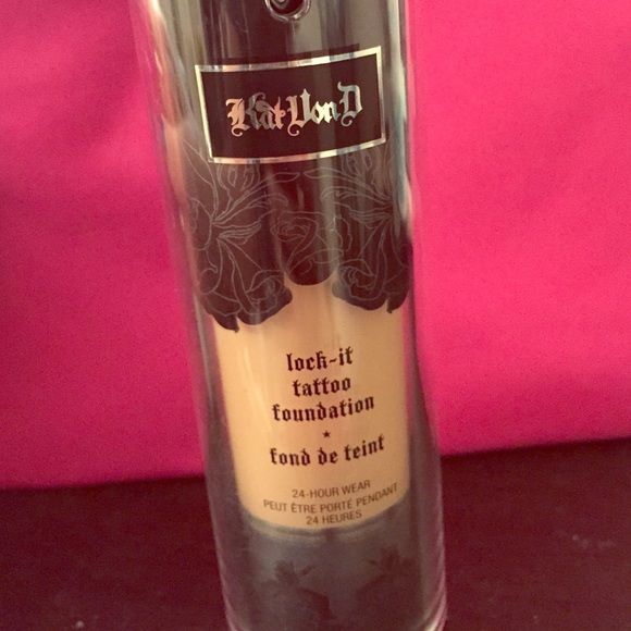 Kat Von D Lock-It Tattoo Foundation in Medium 52