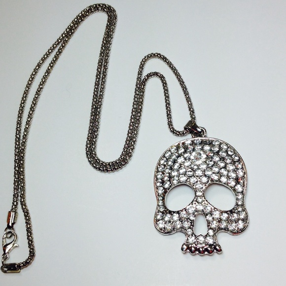 Jewelry - ️NWT Rhinestone Skull Necklace Pendant