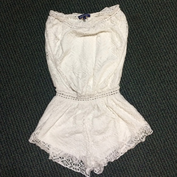 White lace romper 😍