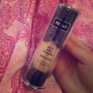 Kat Von D lock it tattoo foundation!