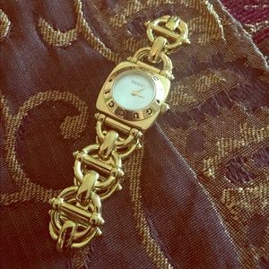 ✨Authentic Ladies Gucci Watch ✨