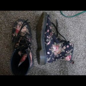 Floral Dr. Martens size 7