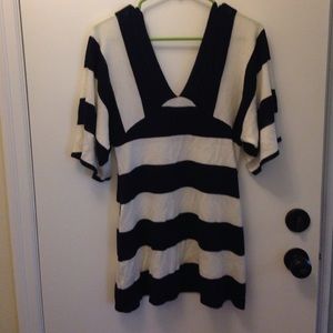 Navy blue and white light weight sweater shirt