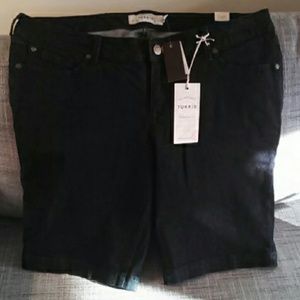 Adorable Bermuda shorts