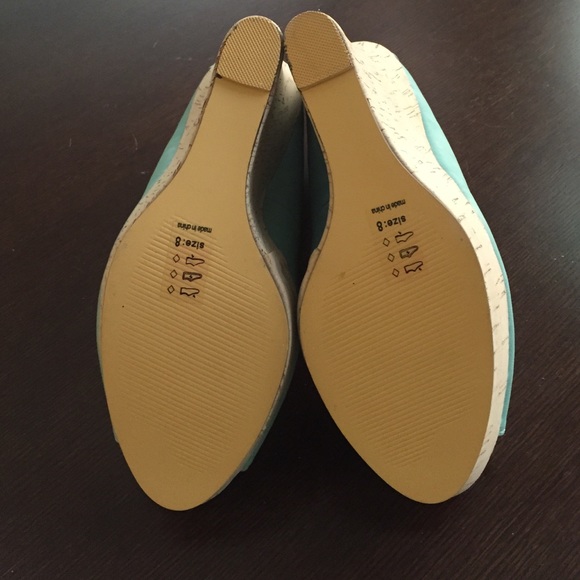 ☕️Mint Wedges - NWOT!! - Picture 3 of 4