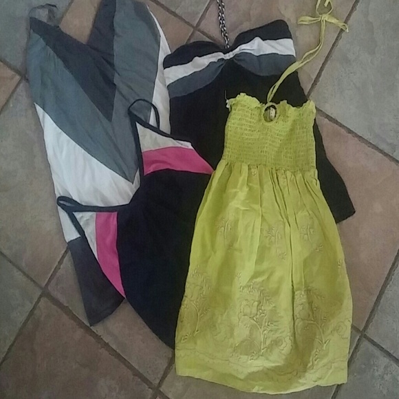 🌺4 small halter tops