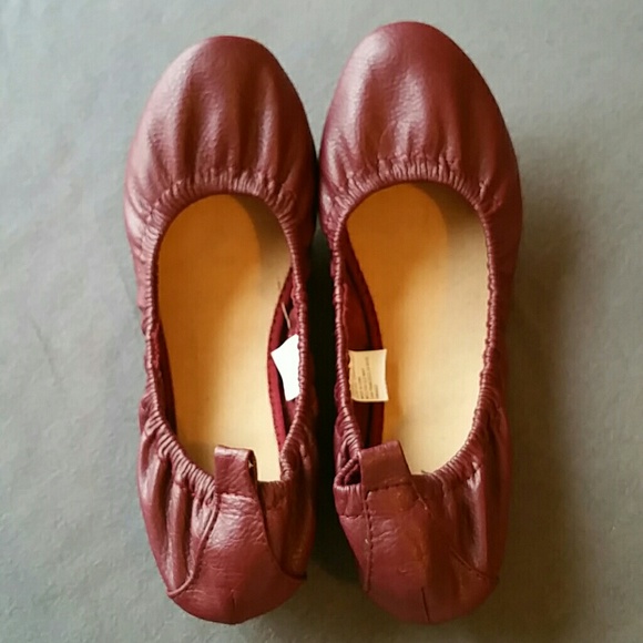 Maroon ballet flats