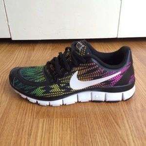 Nike Free 5.0 (size 7 but fits like 6.5)