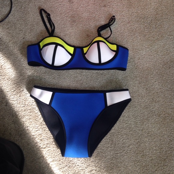 Triangl look alike bikini