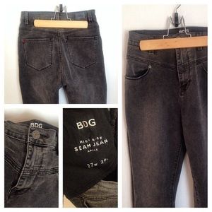BDG by Urban Outfitters High-Rise Jean