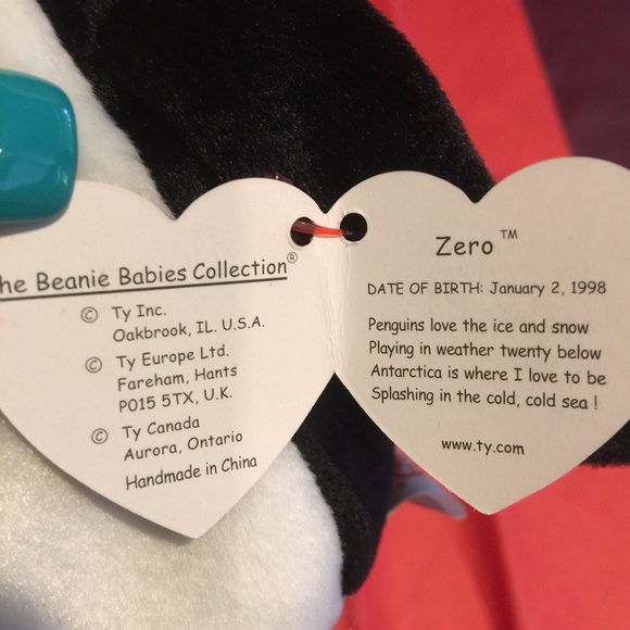 Rare Christmas "Zero" Penguin Beanie - Picture 2 of 4