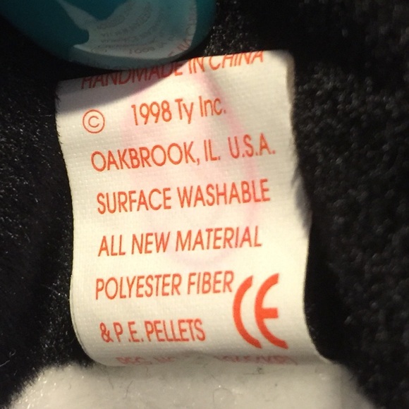 Rare Christmas "Zero" Penguin Beanie - Picture 3 of 4