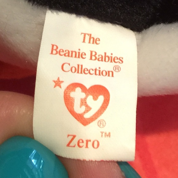 Rare Christmas "Zero" Penguin Beanie - Picture 4 of 4