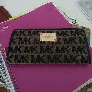 Black Michael Kors Wallet