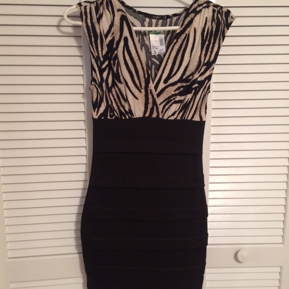 Silky Leopard top dress w black stretchy bottom!