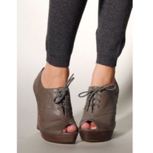 Seychelles Oxford Wedges