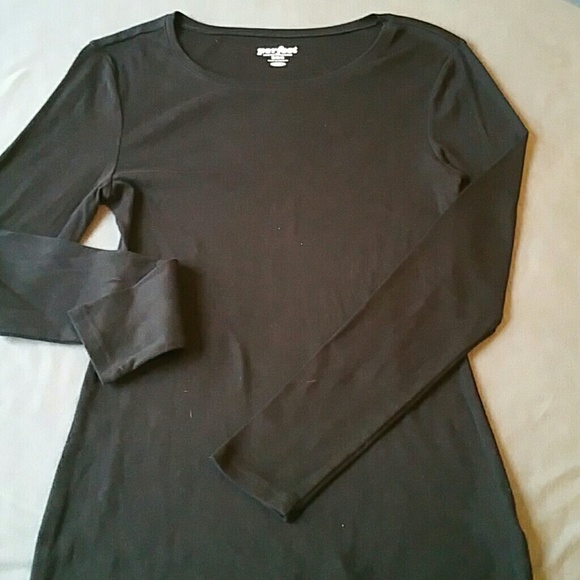 Long sleeve black tee