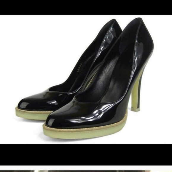 Elegant Genuine Gucci black patent leather shoes