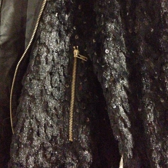 Faux fur black hoodie with sequins - Picture 3 of 4