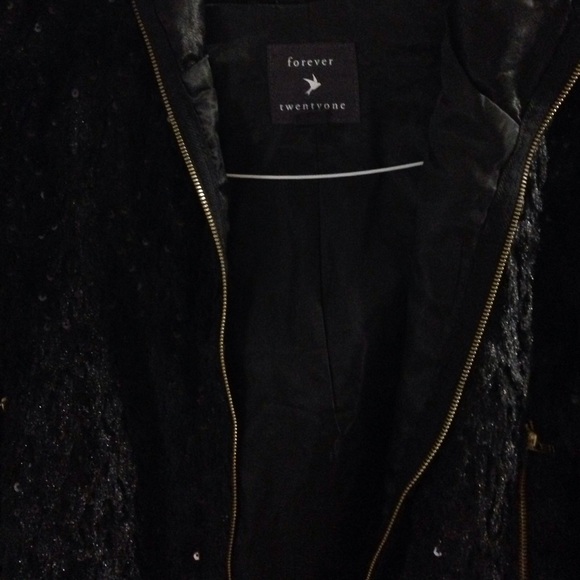 Faux fur black hoodie with sequins - Picture 4 of 4