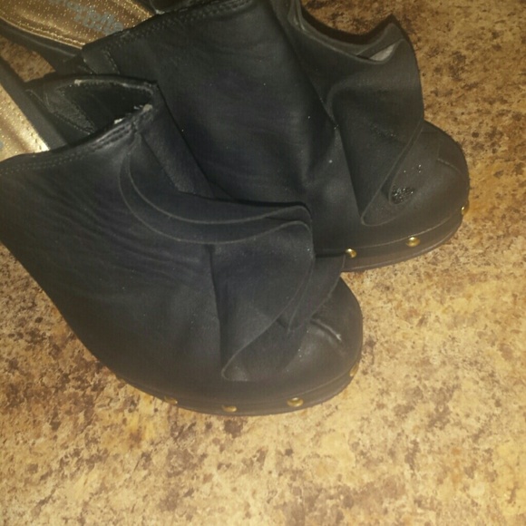 Charlotte Russe Black Pumps - Picture 2 of 4