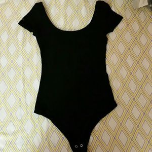 BLACK BODYSHIRT