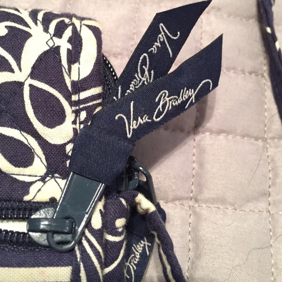 Vera Bradley cross body - Picture 3 of 3