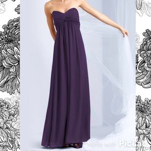David's Bridal Sweetheart Neckline Gown