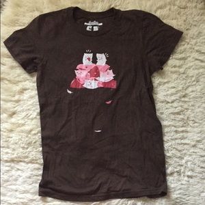 Cute pillow-fight graphic Tee