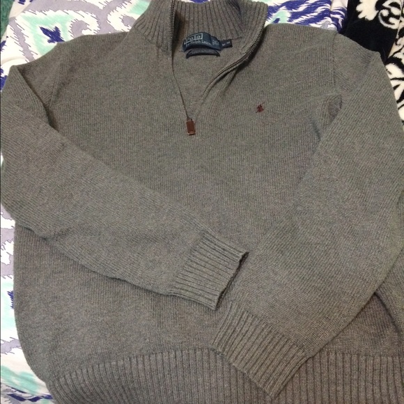 Polo Ralph Lauren sweater sz Medium. It is a men's