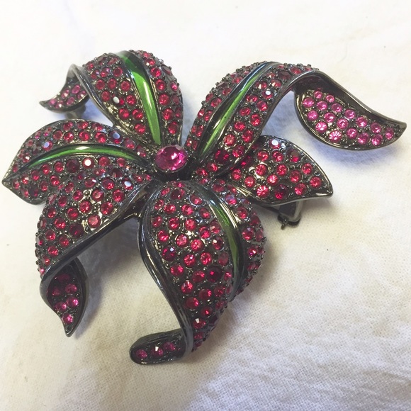 Joan Rivers red flower pin
