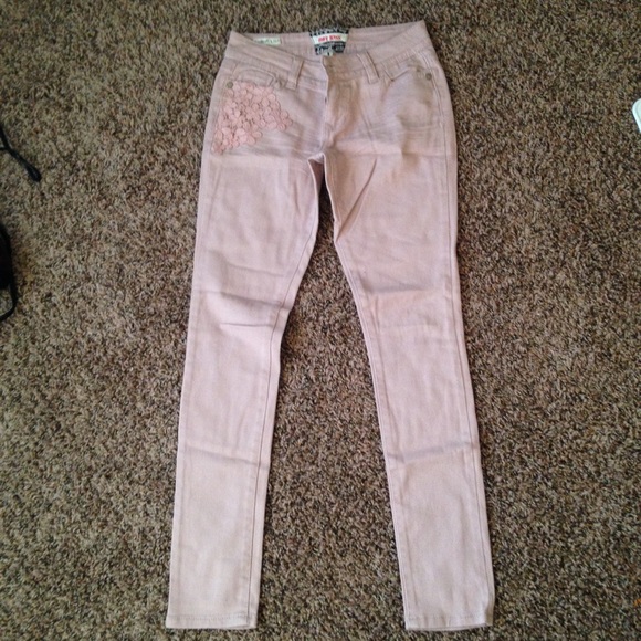 Hot kiss blush jeans with flower lace details