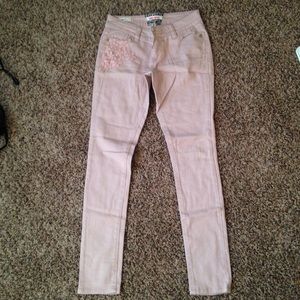 Hot kiss blush jeans with flower lace details