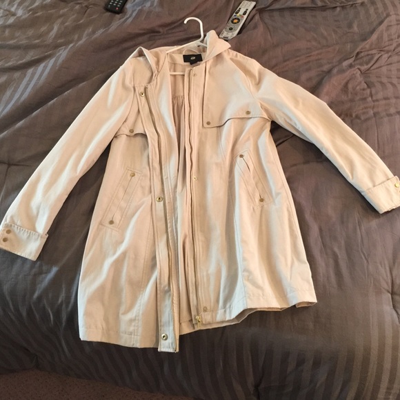 H&M Audrey Hepburn style coat. Never worn :)
